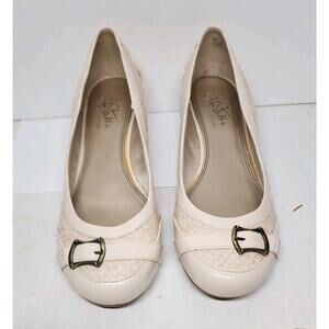 Lifestride Women’s 9M Slip Ons Cream Snake Skin Texture W/ Buckle Low Wedge Heel